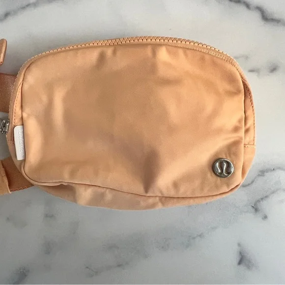 Lululemon Everywhere Belt Bag 1L, Summer Glow - Picture 7 of 10
